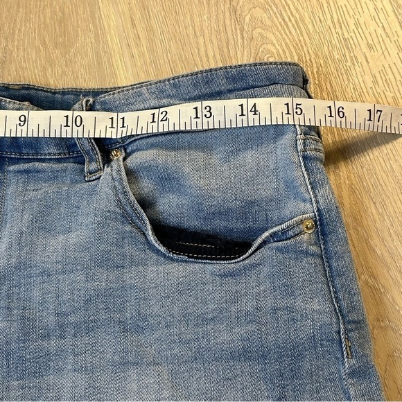 Armani exchange midrise denim shorts - Picture 3 of 10